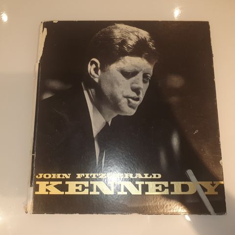 John Fitzgerald Kennedy 1917-1963. Urs Schwarz (1965)