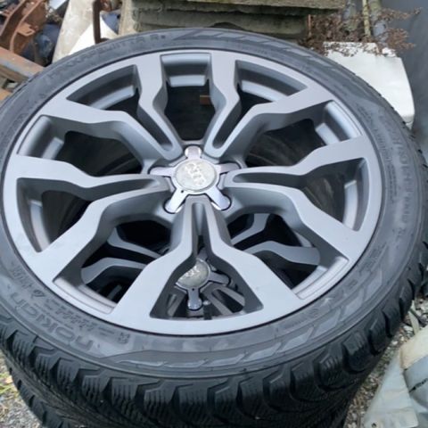 255/40-19 nokian vinter dekk