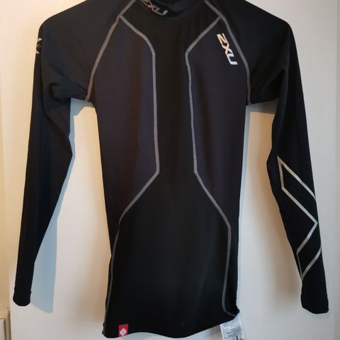 Teknisk genser fra 2XU, str Xs.