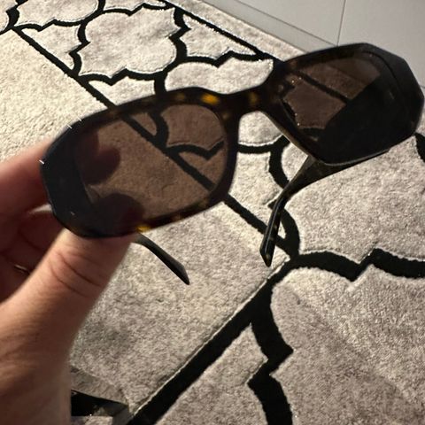 prada solbriller
