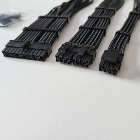 SeaSonic sleeved cables