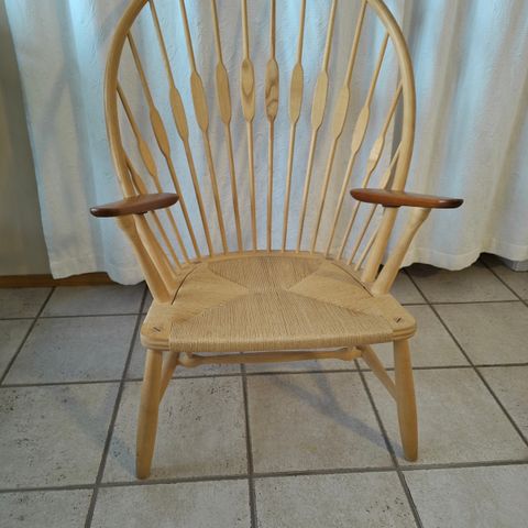 wegner påfuglstol  dansk design,