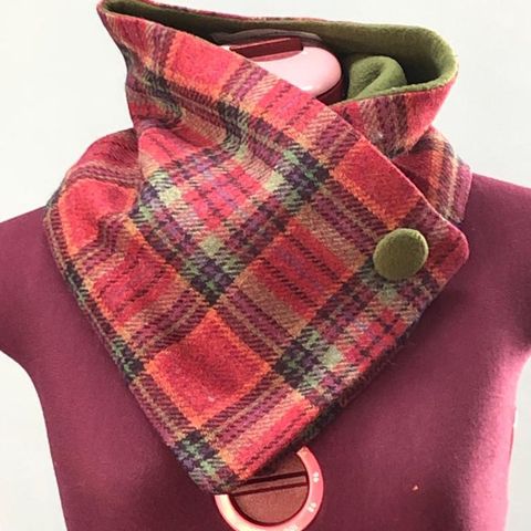 Varm hals fra Sew Nice Neck Warmers Scotland