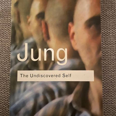 Bok. C.G.Jung. The undiscovered self