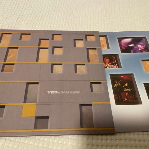 YES- yessingles LP