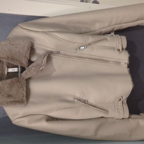 Beige "skinnjakke"fôret 38 MGO