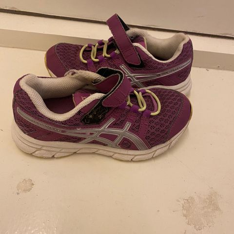 Asics joggesko str 28,5