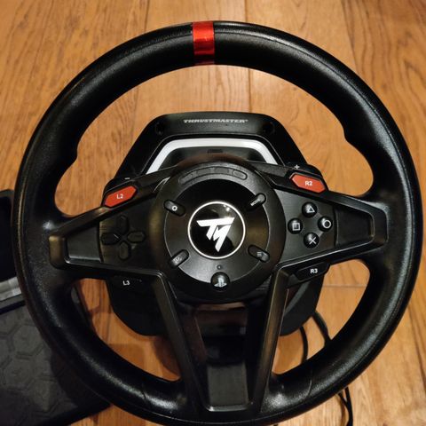 Thrustmaster racingratt og pedalsett