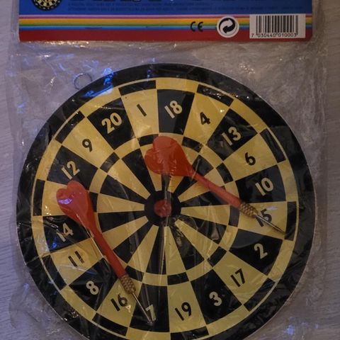 Darts blink og pile fra 80 tallet.