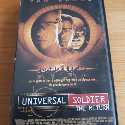 Universal Soldiers the returen med Jean Clean Van Damme vhs