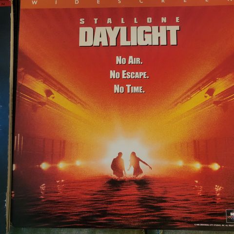 DAYLIGHT. Laserdisc