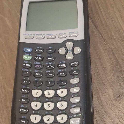 Selger Texas Instruments TI-84 Plus kalkulator