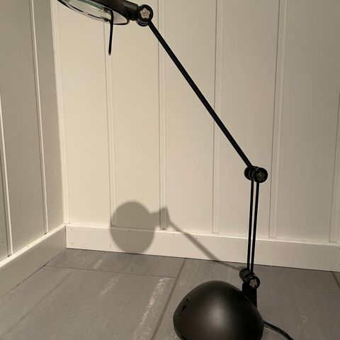 Lampe til nattbord eller kontor