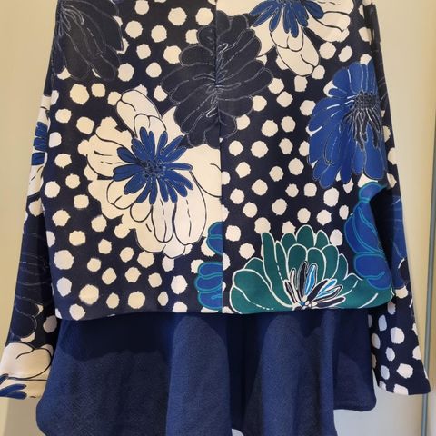 Festbluse/festtopp fra Hennes Mauritz (M)