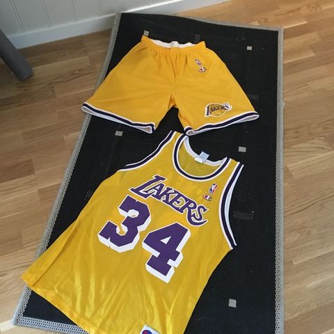 Lakers drakt