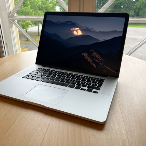 Selges billig! MacBook Pro (mid 2014) med 15,4-tommer Retina skjerm