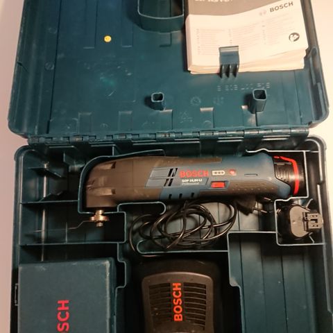 Bosch professional multiverktøy GOP 10,8-V-LI, 2 batt., lader og div. tilbehør