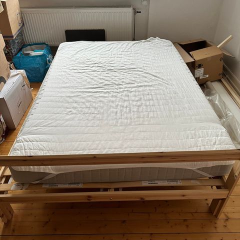 Neiden seng med haflso madrass fra IKEA