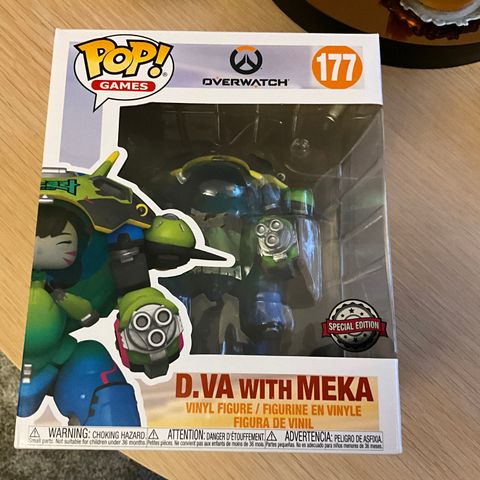 Funko pop! D. Va with MEKA (Green) #177