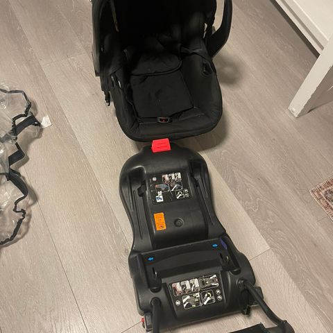 Britax Römer Babybilstol med base