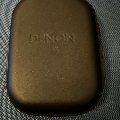 Denon etui til salgs