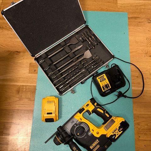 Dewalt slagbormaskin på batteri (til leie)