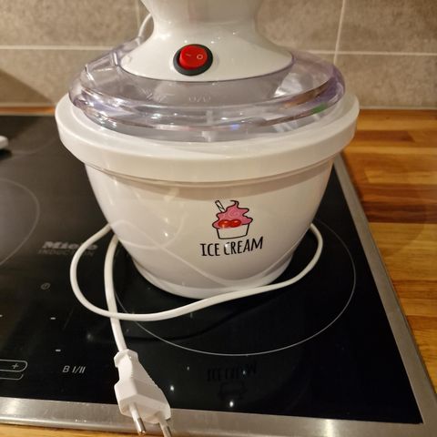 Ubrukt Ice cream maker