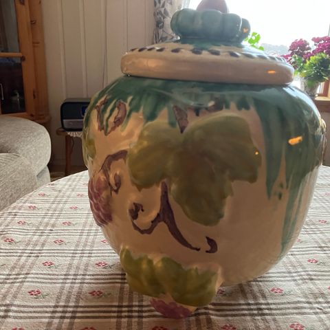 Retro suppeterrin m/lokk i keramikk