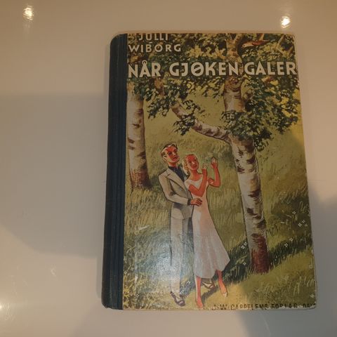 Når gjøken galer. Julli Wiborg