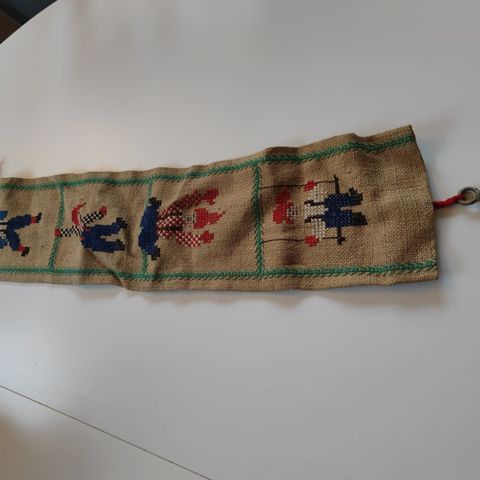 Retro/vintage brodert klokkestreng i strie