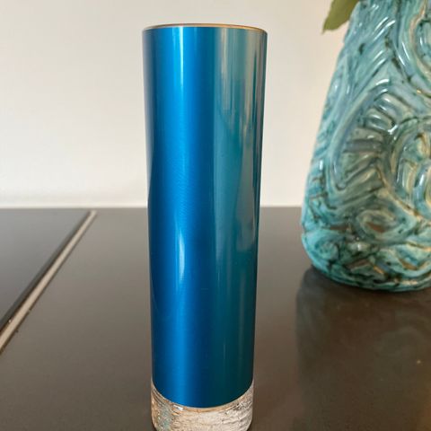 Emalox-vase - norsk vase i stål og glass - design: Bjørn Engø