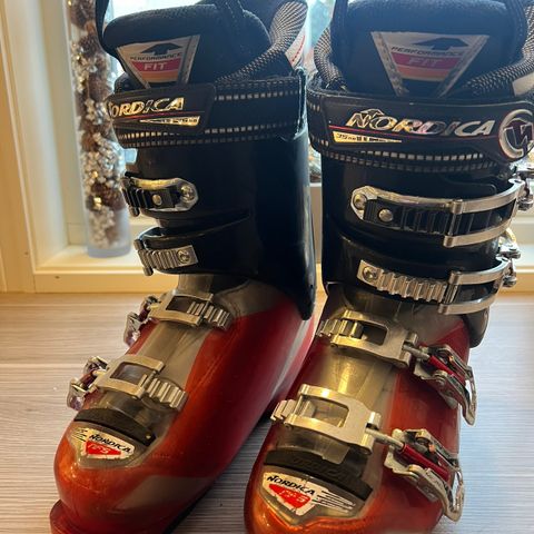 Nordica Thermo Performance Custom Fit 250-255 (str 40-41)