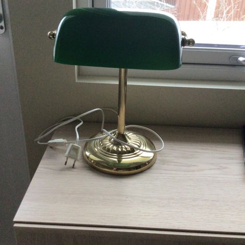 Fin skrivebord lampe - som ny