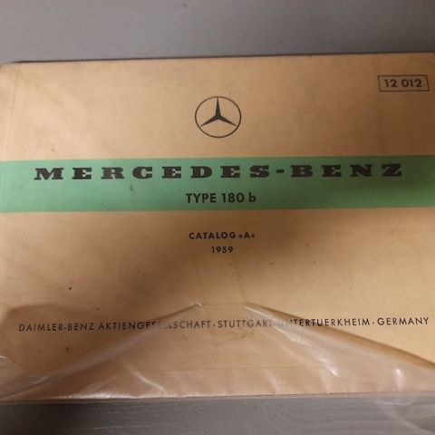 Mercedes 180B liten delekatalog på tysk 80 sider. NY PRIS