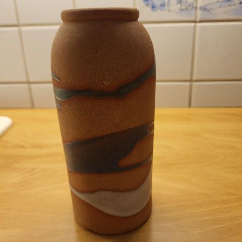 Rustikk vintage vase i keramikk