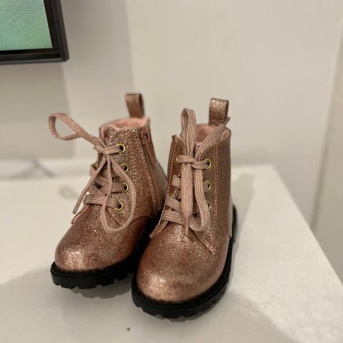 sko/ støvler fra H&M str 18-19
