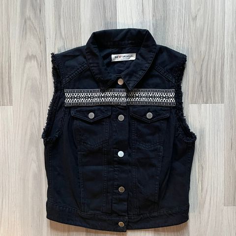 Denim vest fra H&M x Coachella str. M