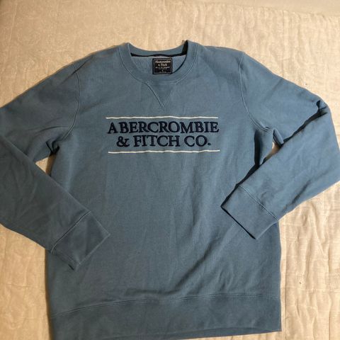 Genser fra Abercrombie & Fitch str S