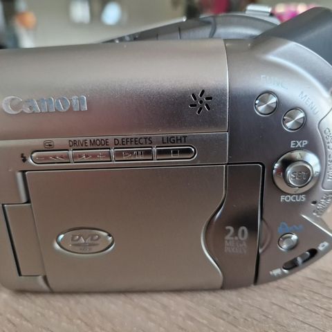 Canon DVD camcorder PAL DC 20 kom gjerne m bud !