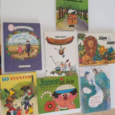 Barnebøker selges. Selges for kr 30 pr bok.
