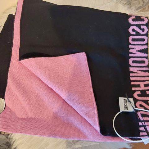 LOVE  MOSCHINO ULL CASHMERE SJERF NY 180× 38