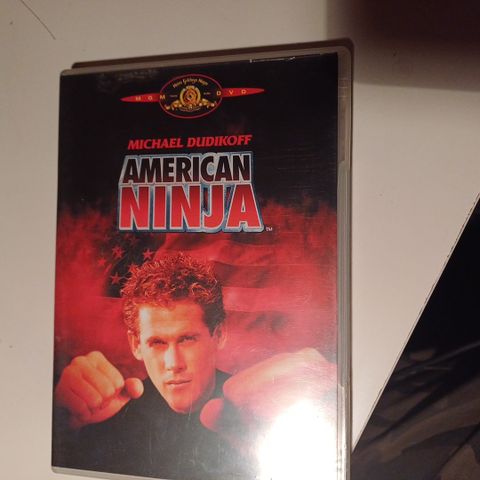 American Ninja.  1 og 5   Norske tekster