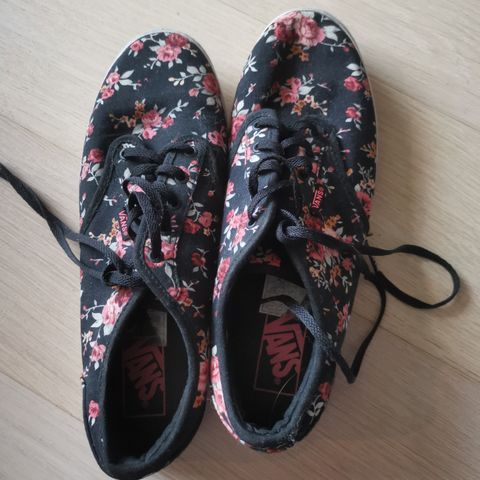 Nesten nye vans