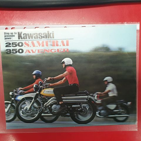 Kawasaki 250  A1 samurai. 350 A7 avenger brosjyre