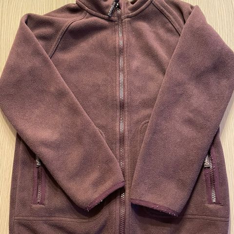 Pomp de lux fleece-jakke i str 134