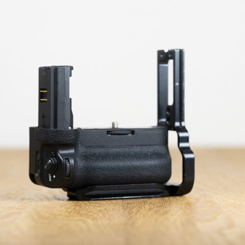 Jupio Battery Grip med Smallrig L-bracket for Sony a9/a7iii/a7Riii