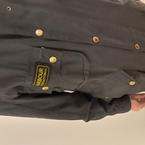 Barbour International Oilskin jakke  herr L  pent bruk som ny