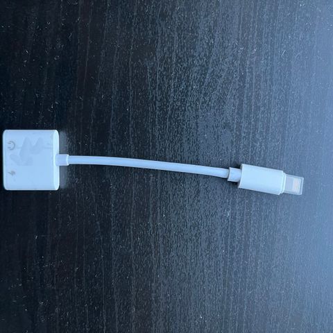 Adapter iphone Lightning til to lightning utganger / lading/ øretelefon