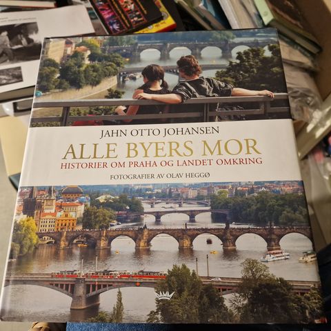 Alle byens mor- Historier om Praha og landet omkring