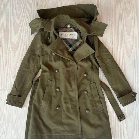 Burberry Brit kåpe oliven / armygrønn